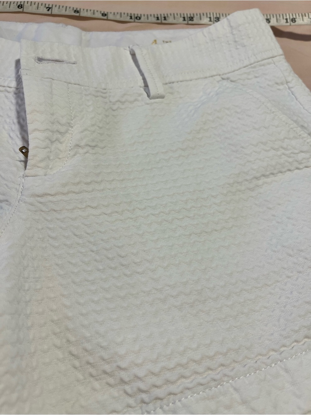 White Lilly Pulitzer Callahan Textured Women’s Shorts size 4 - Picture 3 of 6